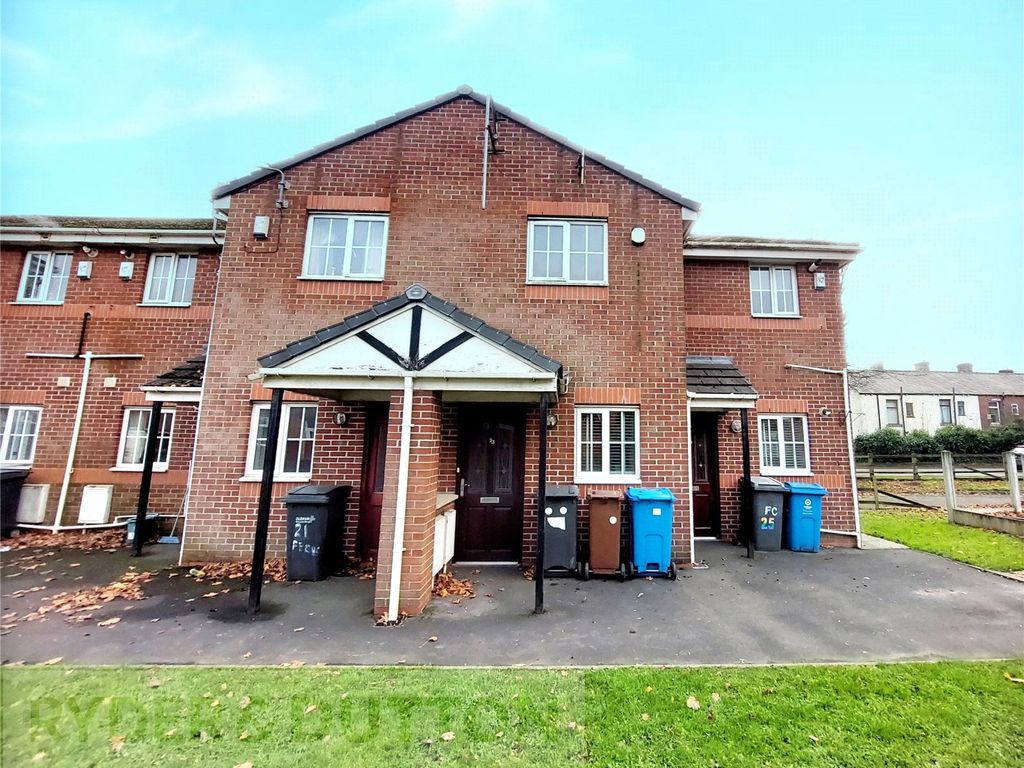 2 bed flat for sale in Fern Common, Shaw, Oldham, Greater Manchester OL2, £119,950