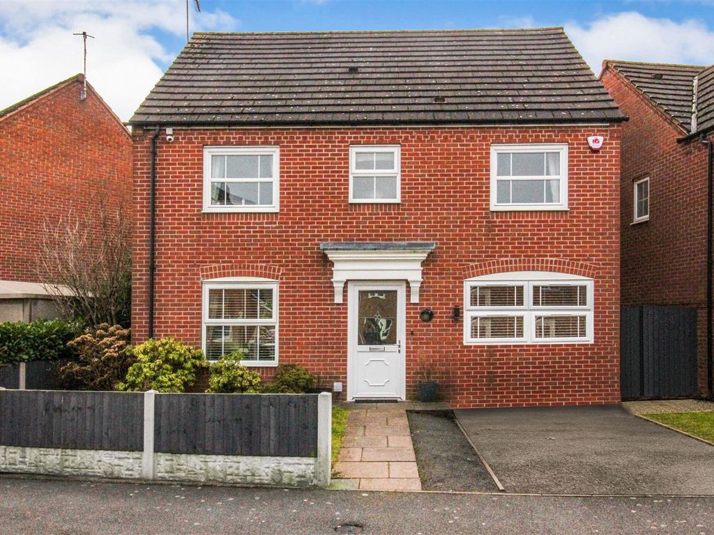 4 bed detached house for sale in Blithfield Way, Stoke-On-Trent ST6, £310,000