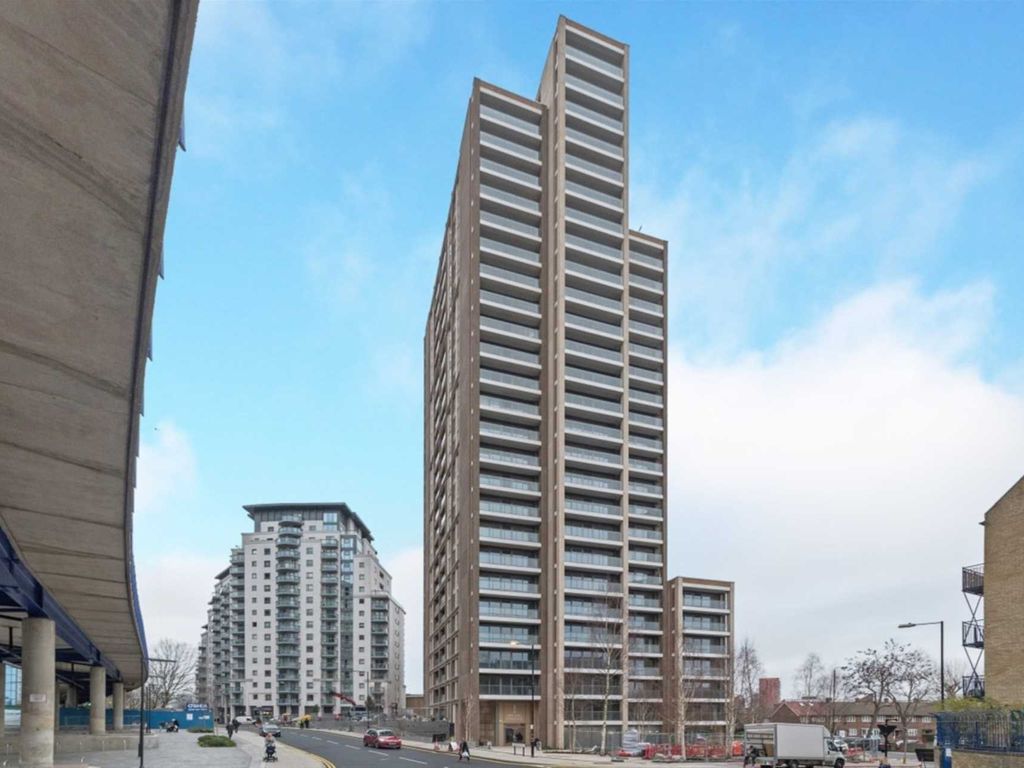 2 bed flat to rent in Heritage Tower, Canary Wharf, London, London E14, £2,704 pcm