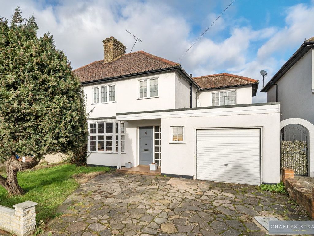4 bed semi-detached house for sale in Hardley Crescent, Hornchurch RM11, £750,000