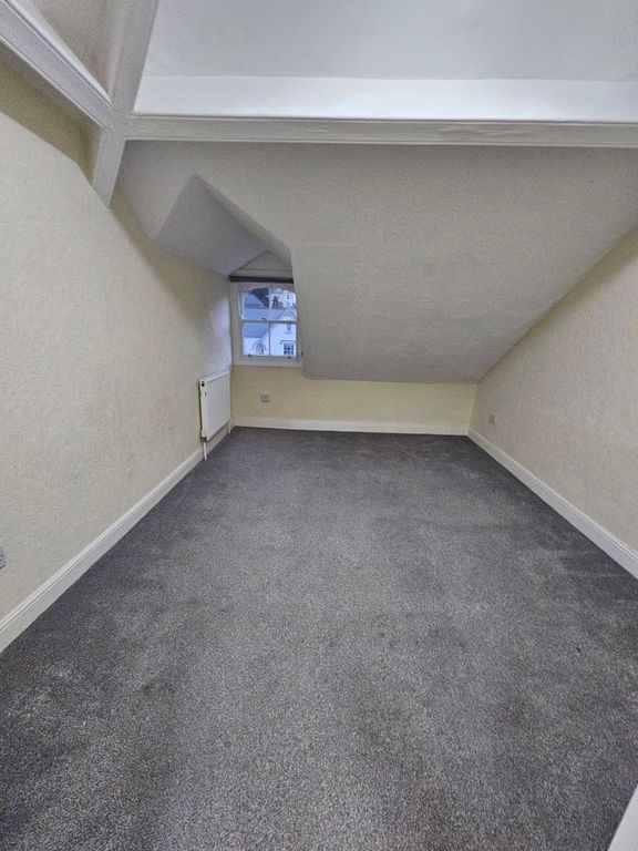 1 bed flat to rent in 1 Bedroom Flat, Abbey Rd, Llandudno LL30, £675 pcm