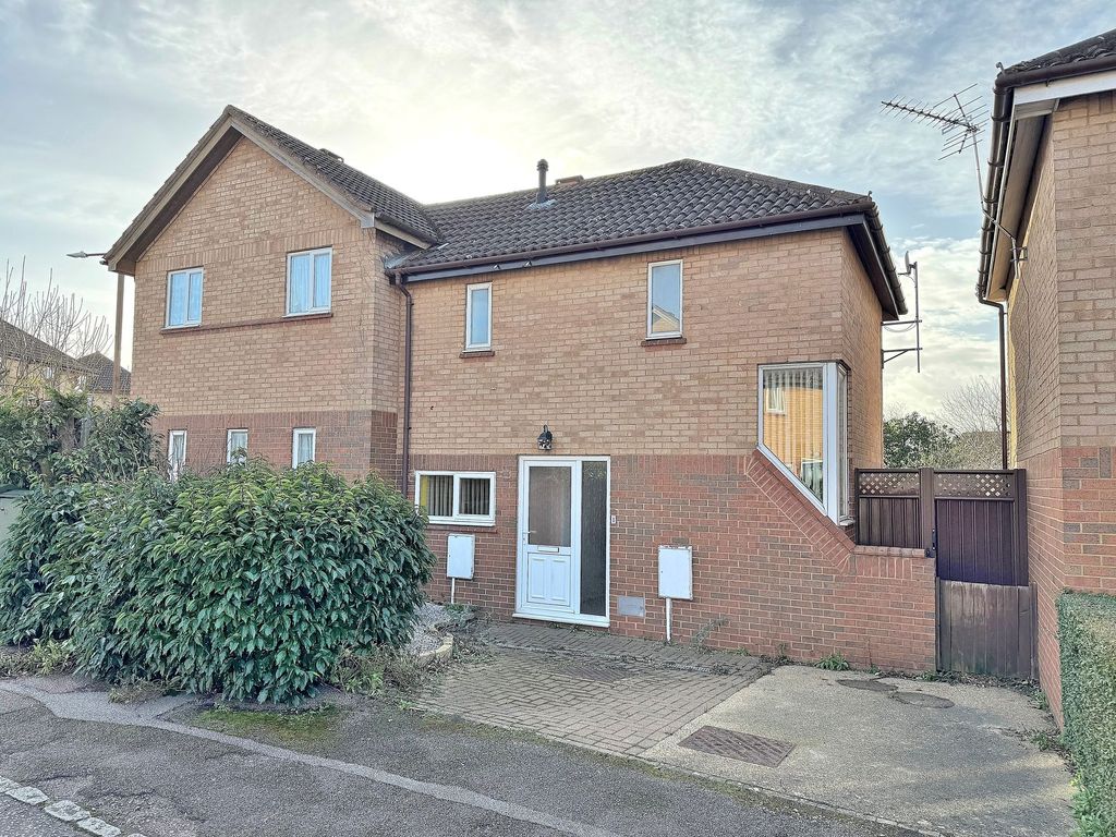 2 bed semi-detached house for sale in Knapp Gate, Shenley Church End MK5, £250,000