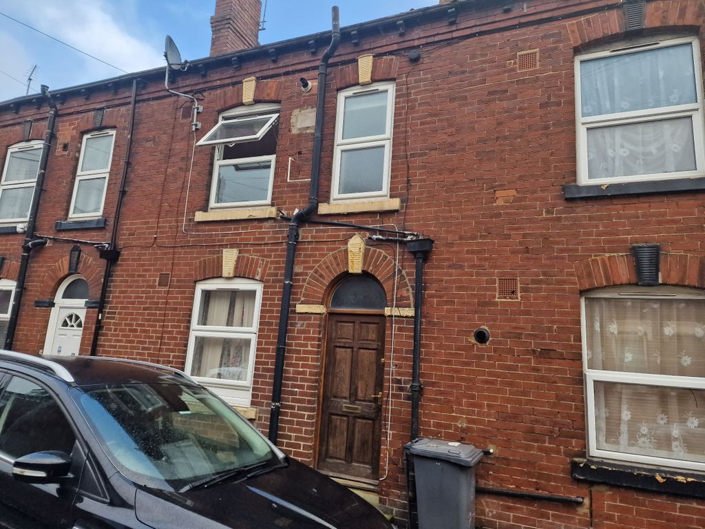 1 bed terraced house for sale in Barden Mount, Armley, Leeds LS12, £59,000