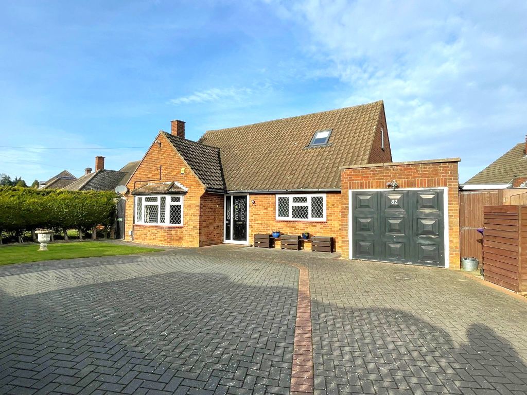 4 bed detached house to rent in Periwinkle Lane, Hitchin SG5, £2,000 pcm