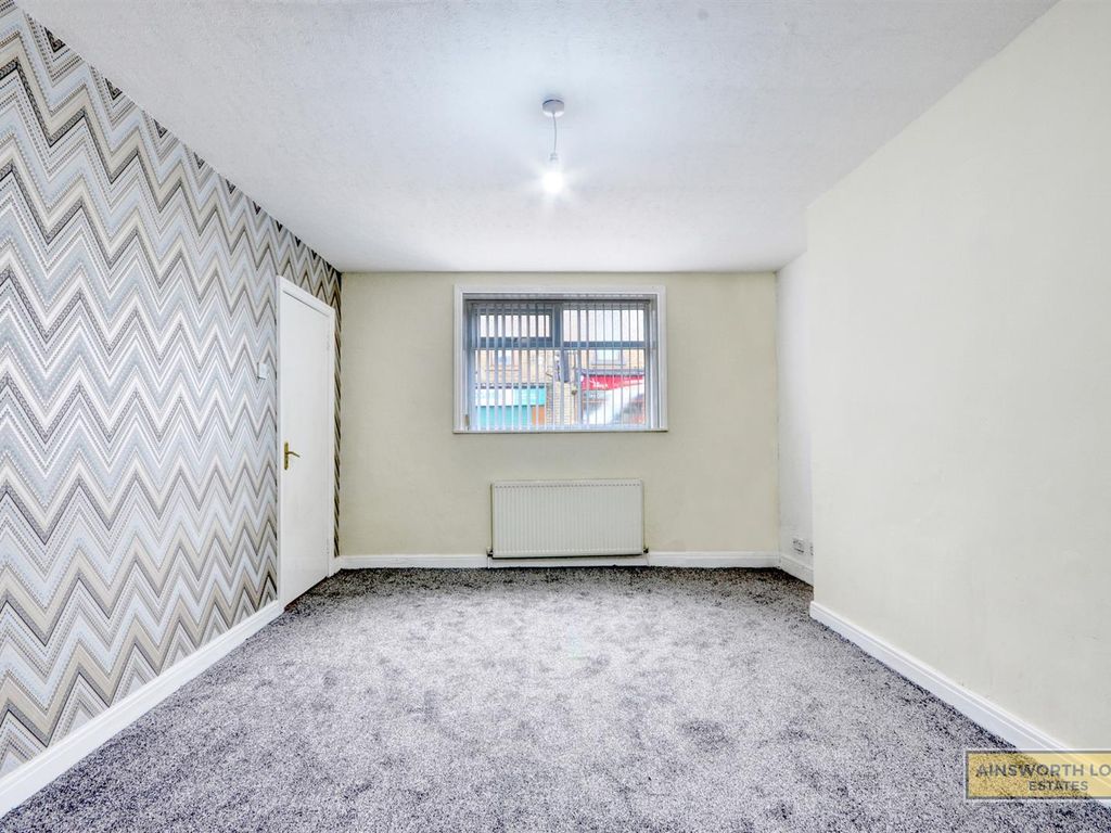 1 bed flat to rent in Blackburn Road, Darwen BB3, £550 pcm
