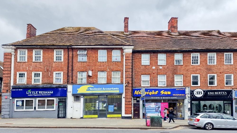 Retail premises to let in Station Road, Edgware, Greater London HA8, £28,000 pa