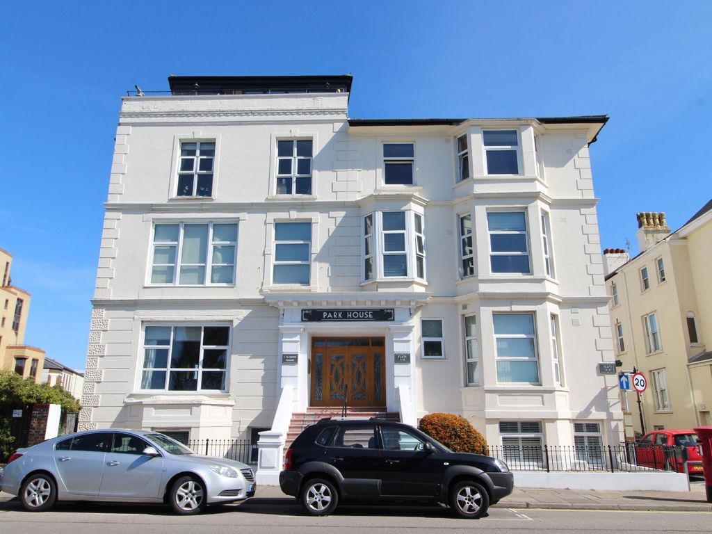 2 bed flat for sale in Clarence Parade, Southsea PO5, £430,000