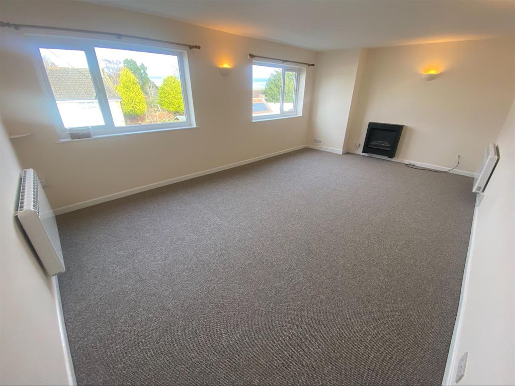 2 bed flat to rent in Riverton Road, Puriton, Somerset TA7, £900 pcm
