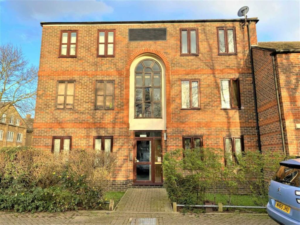 1 bed flat for sale in Partridge Square, Beckton E6, £205,000