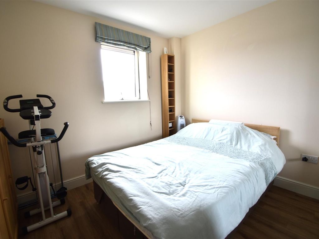 1 bed flat for sale in Mizzen Court, Portishead, Bristol BS20, £225,000