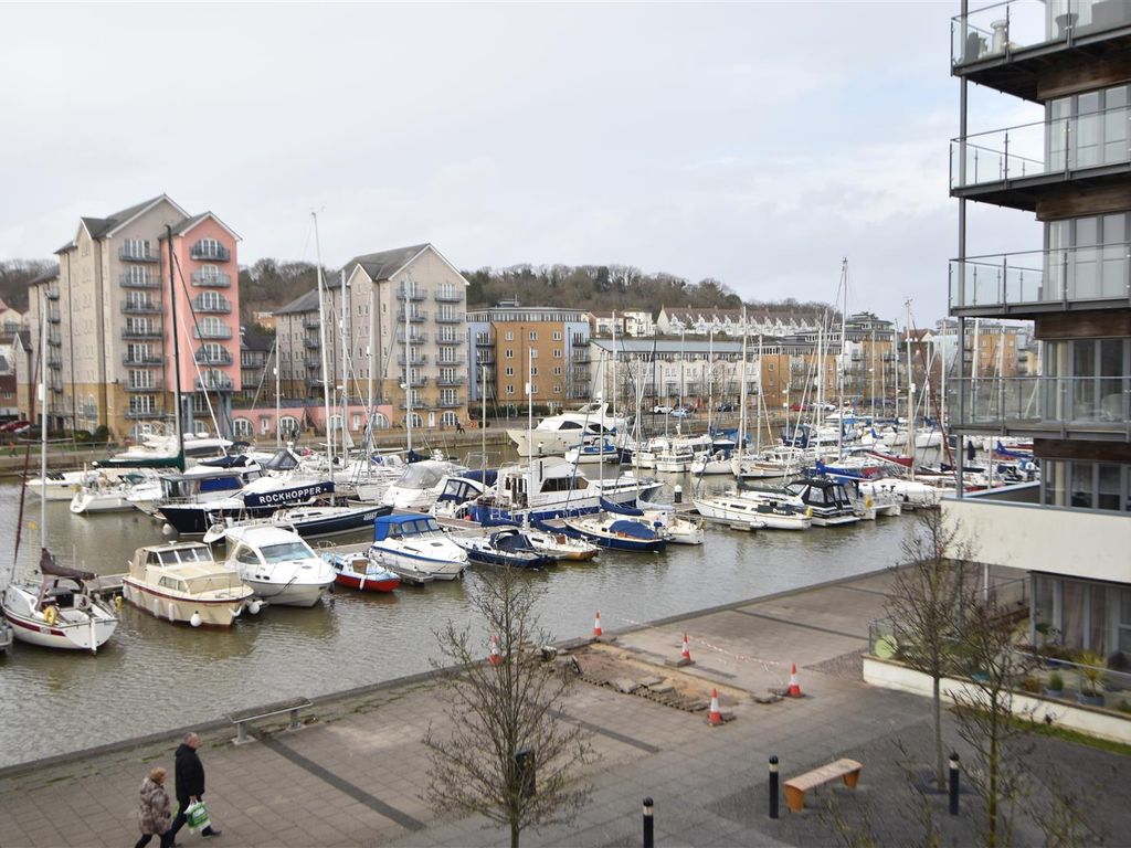 1 bed flat for sale in Mizzen Court, Portishead, Bristol BS20, £225,000