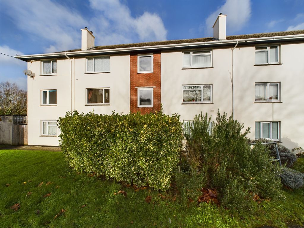2 bed flat to rent in Fegen Road, Plymouth PL5, £725 pcm