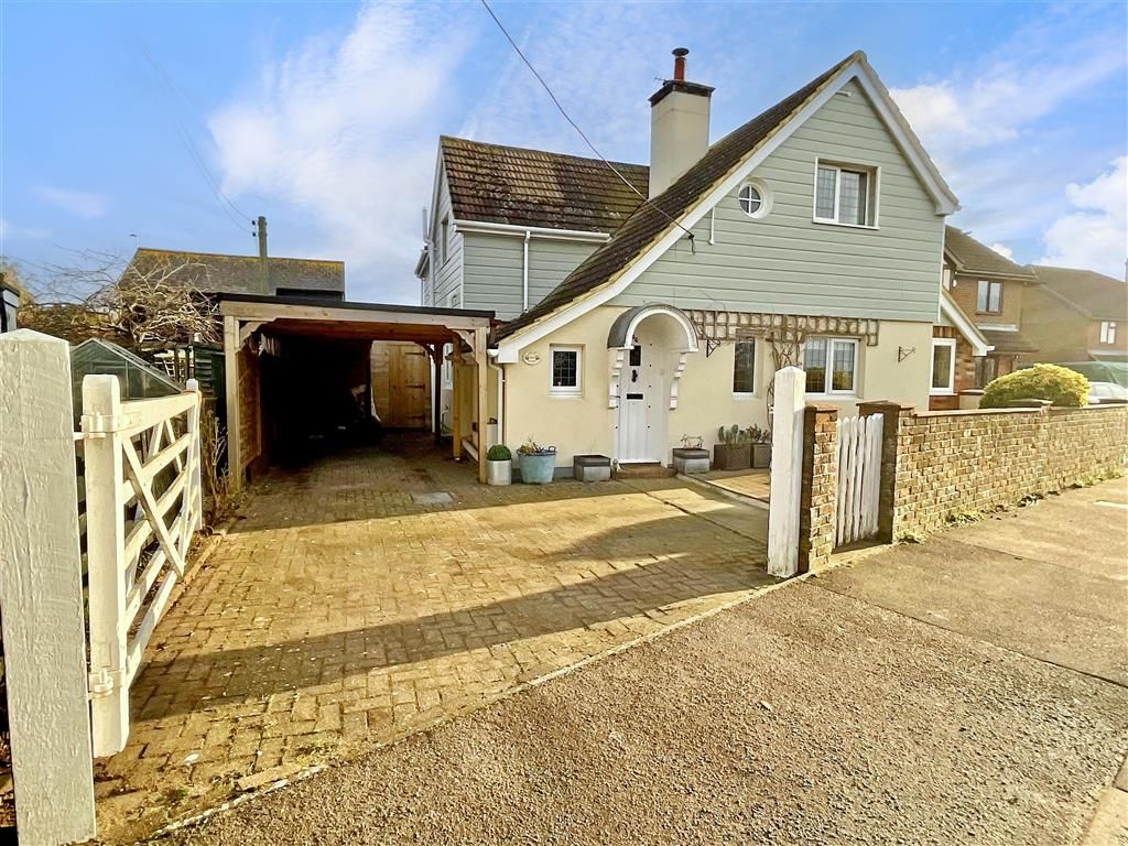 3 bed detached house for sale in Hythe Road, Dymchurch, Romney Marsh, Kent TN29, £363,500