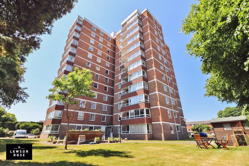 2 bed flat for sale in Blount Road, Portsmouth PO1, £270,000