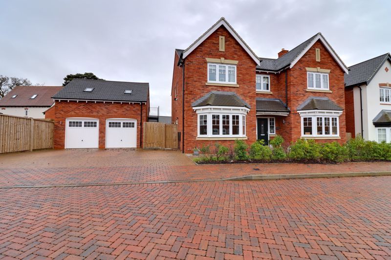 5 bed detached house for sale in Constable Close, Berswick Manor, Stafford ST17, £725,000