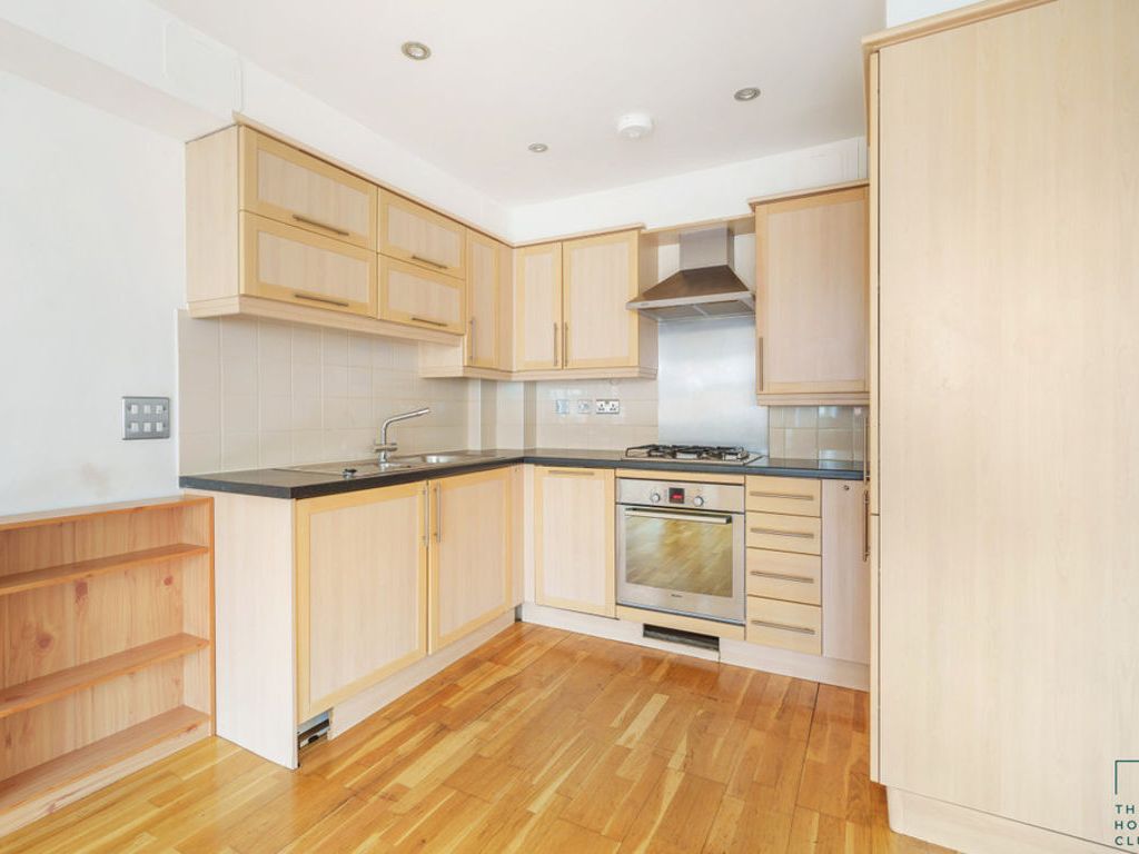 2 bed flat to rent in Church Road, Guildford GU1, £1,600 pcm