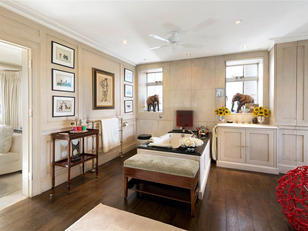 2 bed flat for sale in Kingston House South, Ennismore Gardens, London SW7, £6,500,000