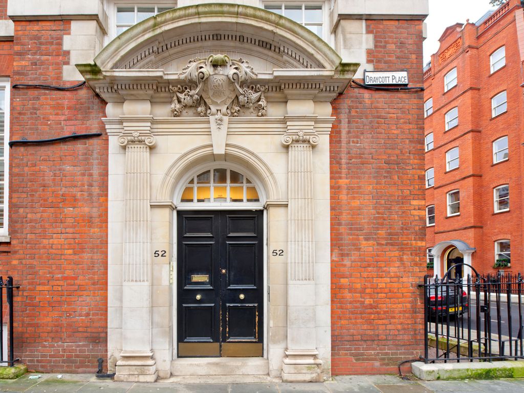 2 bed flat for sale in Draycott Place, London SW3, £1,250,000