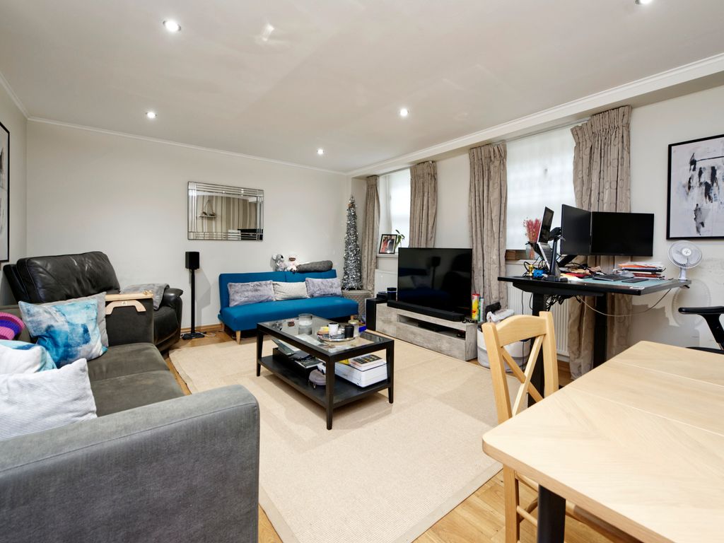 2 bed flat for sale in Draycott Place, London SW3, £1,250,000