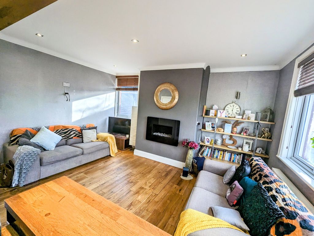 2 bed flat for sale in Sunderland Road, South Shields NE34, £115,000