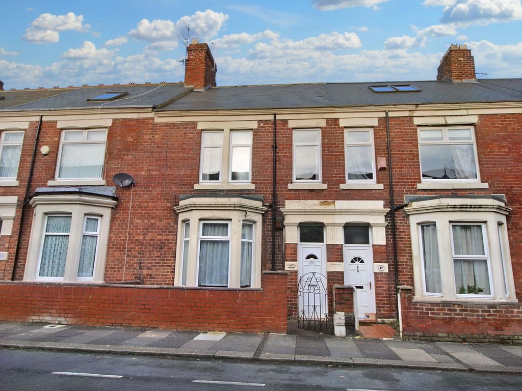 3 bed terraced house for sale in Mundella Terrace, Heaton, Newcastle Upon Tyne NE6, £160,000