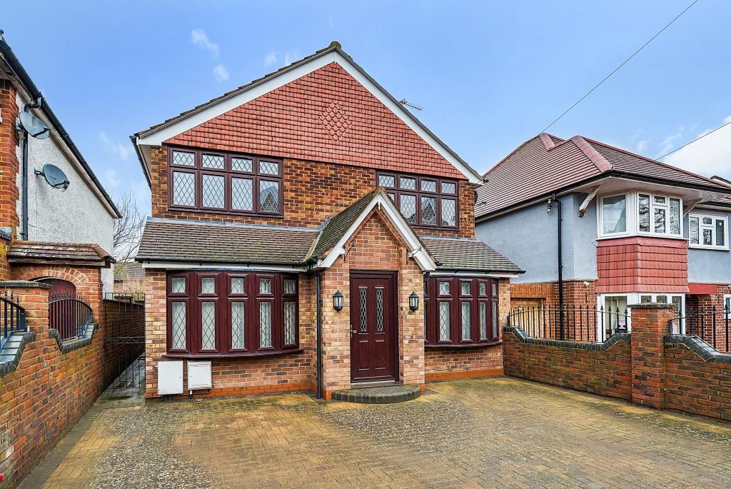 4 bed detached house for sale in Slough, Berkshire SL1, £700,000