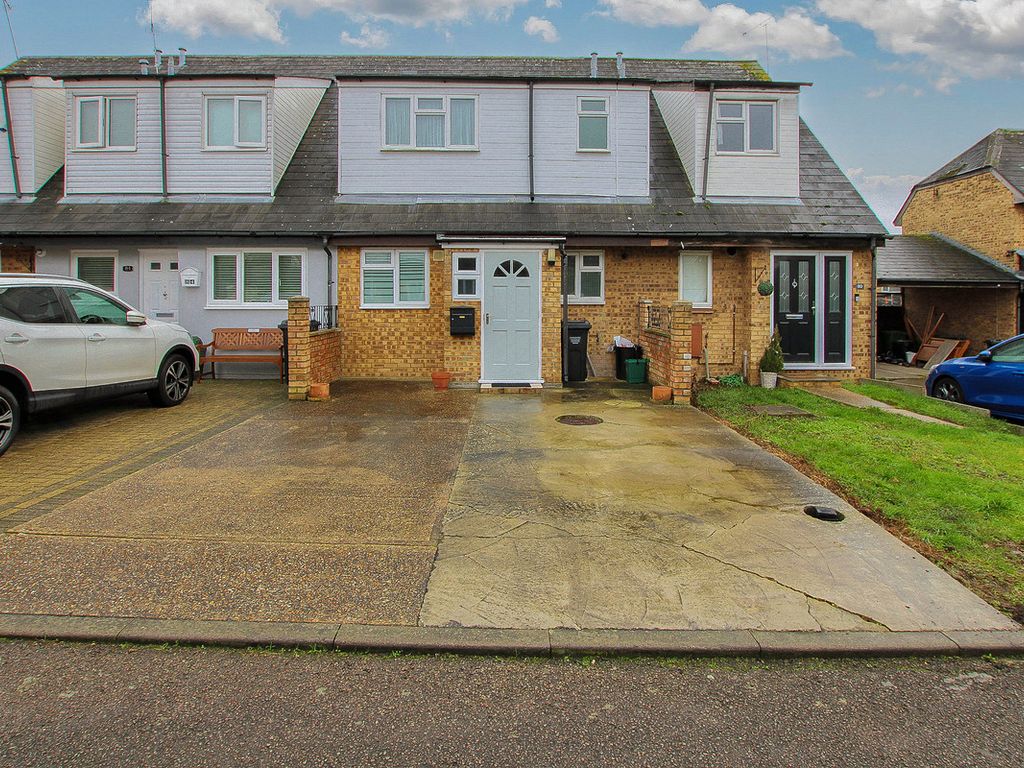 3 bed terraced house for sale in Charleston Avenue, Basildon SS13, £340,000