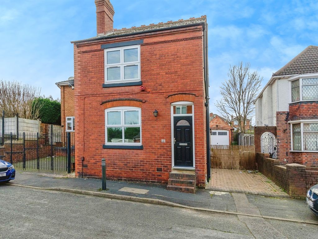 3 bed detached house for sale in Doe Bank Road, Tipton DY4, £280,000