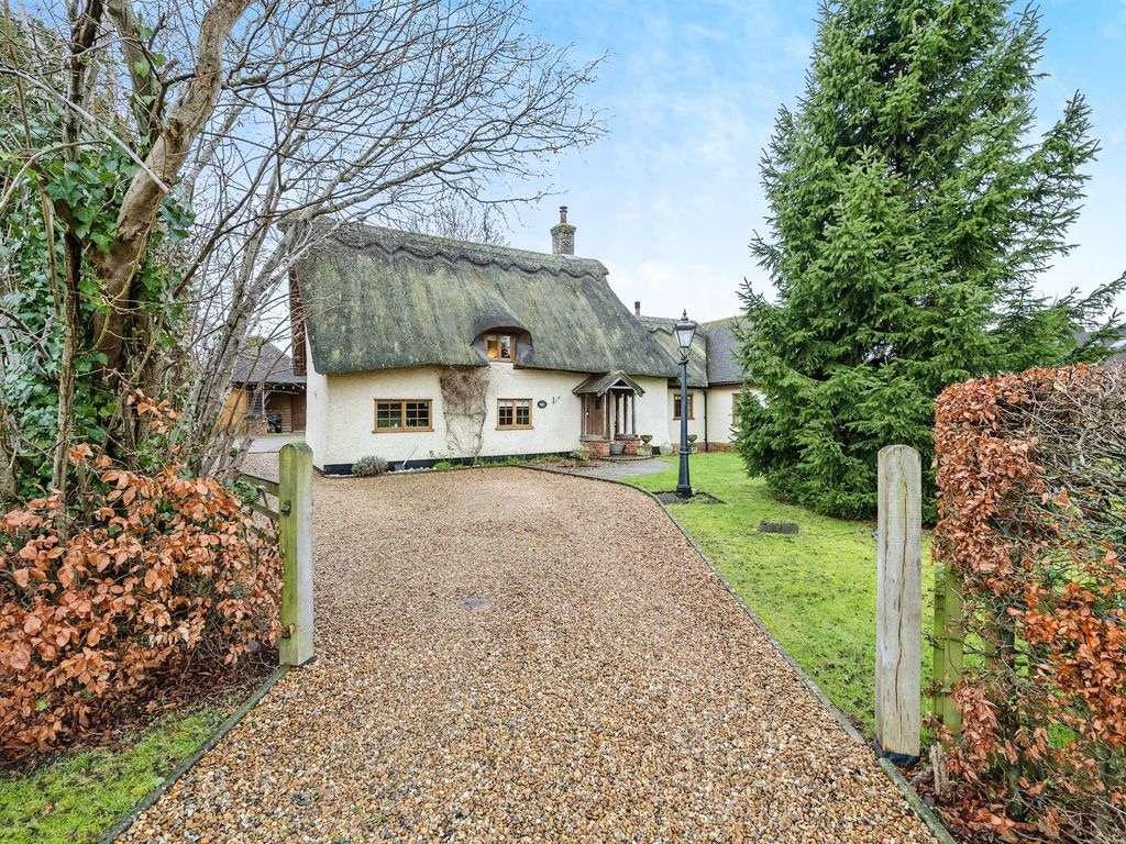 3 bed property for sale in The Green, Ickwell, Biggleswade SG18, £950,000