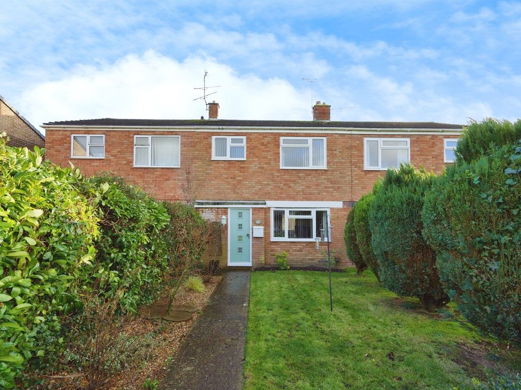 3 bed terraced house for sale in Bratton Avenue, Devizes SN10, £280,000