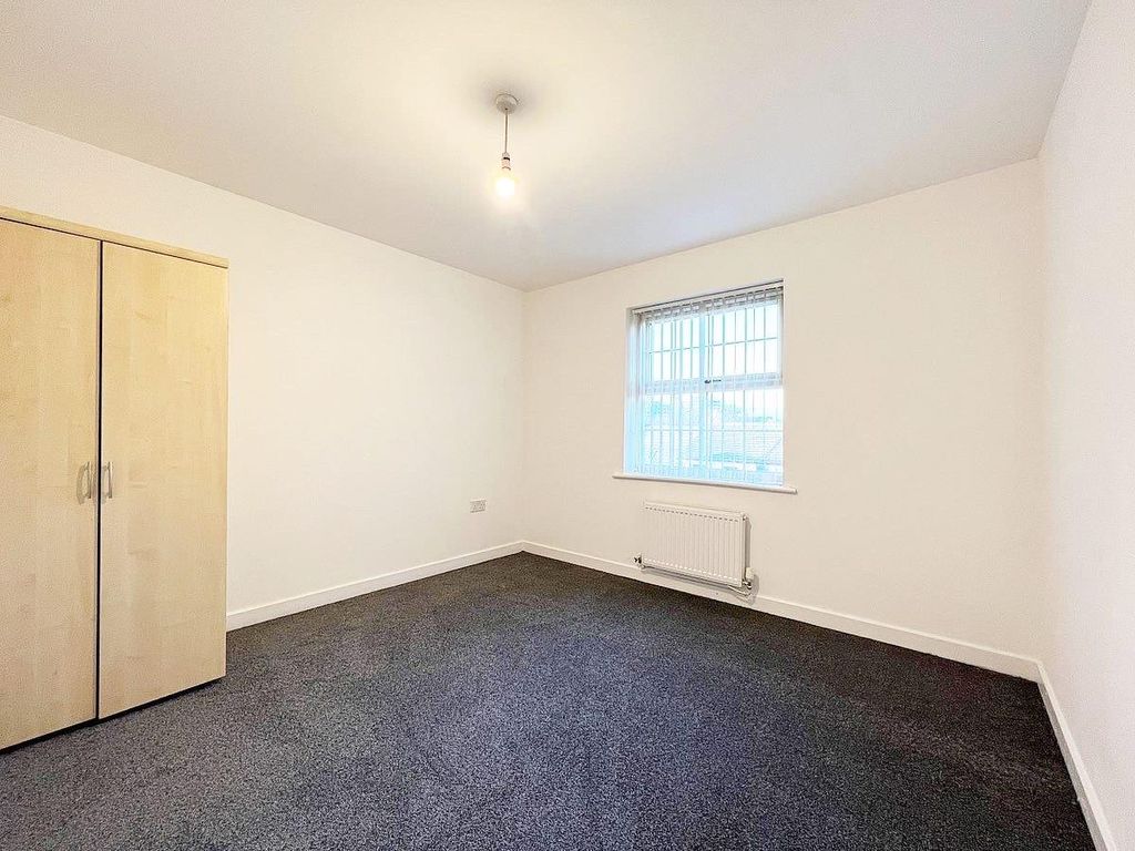 2 bed flat for sale in Myrtle Street, Barnsley S75, £99,999