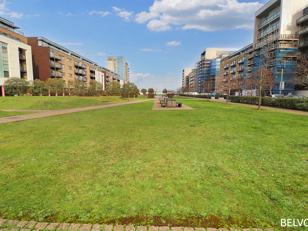 1 bed flat for sale in Ferry Court, Cardiff Bay, Cardiff CF11, £125,000
