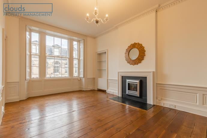 2 bed flat to rent in East Broughton Place, New Town, Edinburgh EH1, £1,600 pcm