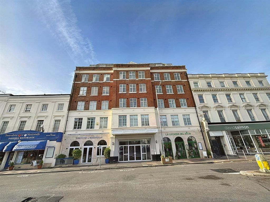 2 bed flat for sale in Cornfield Terrace, Eastbourne BN21, £194,950