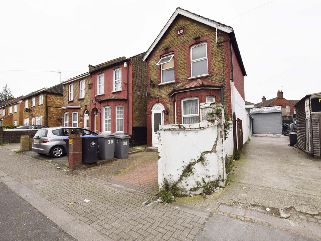 3 bed detached house for sale in Pembroke Road, Wembley, Middlesex HA9, £485,000