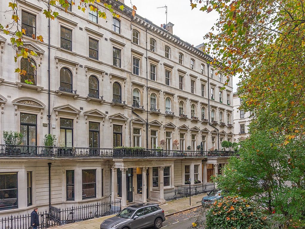 3 bed flat for sale in Ennismore Gardens, London SW7, £5,999,950