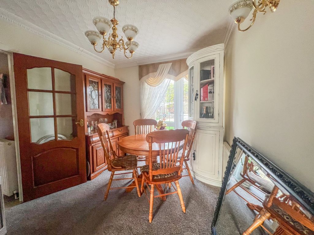 3 bed detached house for sale in Uplands Road, Hockley SS5, £485,000