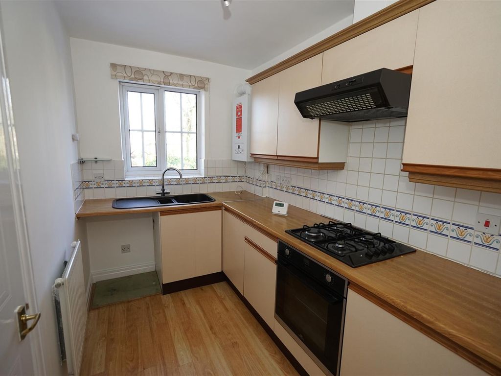 2 bed flat for sale in Sharples Park, Astley Bridge, Bolton BL1, £105,000