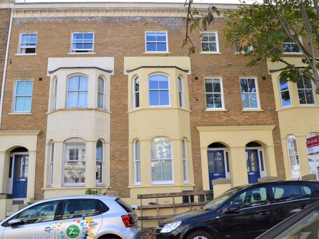4 bed terraced house to rent in Camden Hill Road, Crystal Palace, London SE19, £3,000 pcm