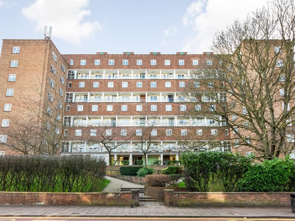 2 bed flat for sale in Anerley Road, Anerley, London SE20, £350,000