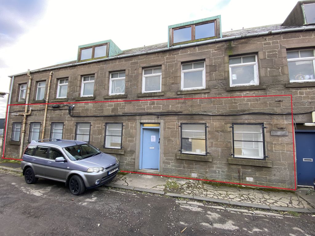 Industrial to let in Unit 6, Balgray Works, Balgray Place, Dundee DD3, £9,000 pa