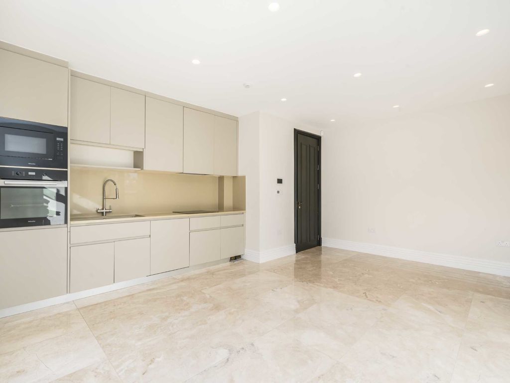 2 bed flat for sale in Brampton Grove, London NW4, £675,000