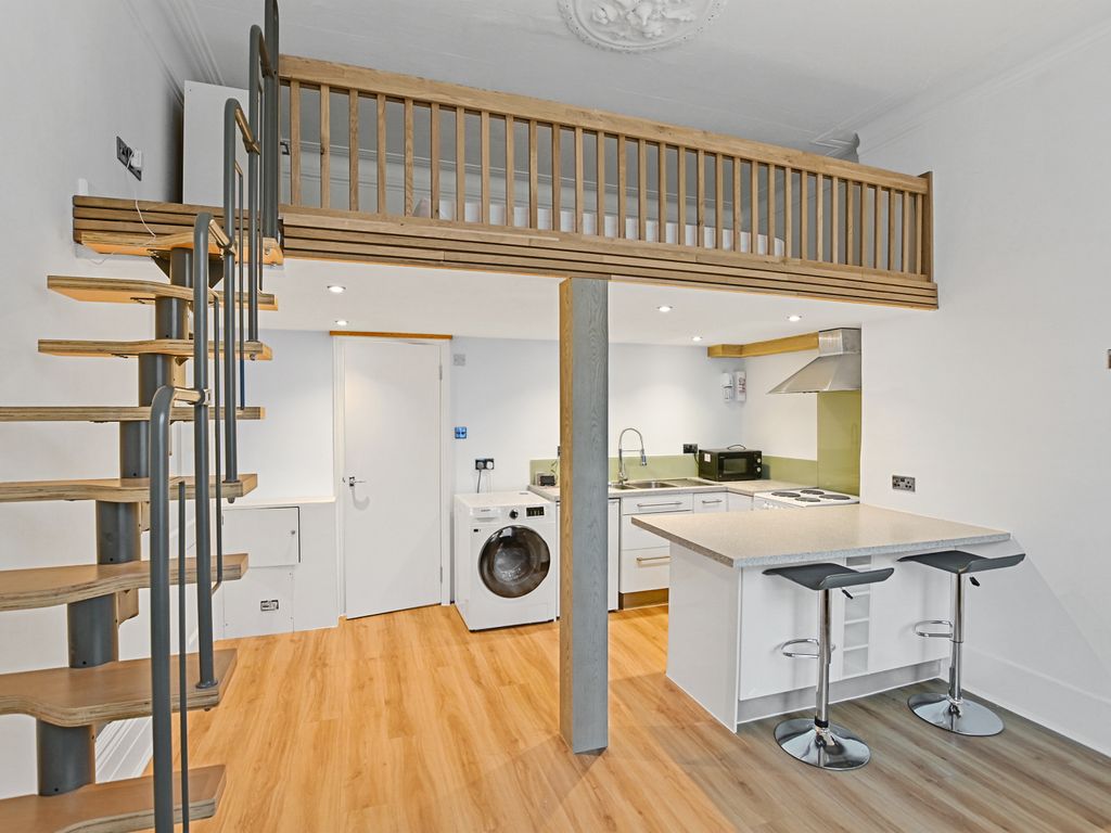 Studio to rent in Lanhill Road, Maida Vale, London W9, £1,599 pcm