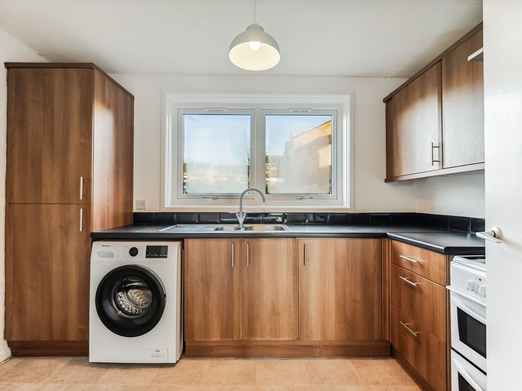 2 bed flat for sale in Nairn Street, Clydebank, West Dunbartonshire G81, £99,000