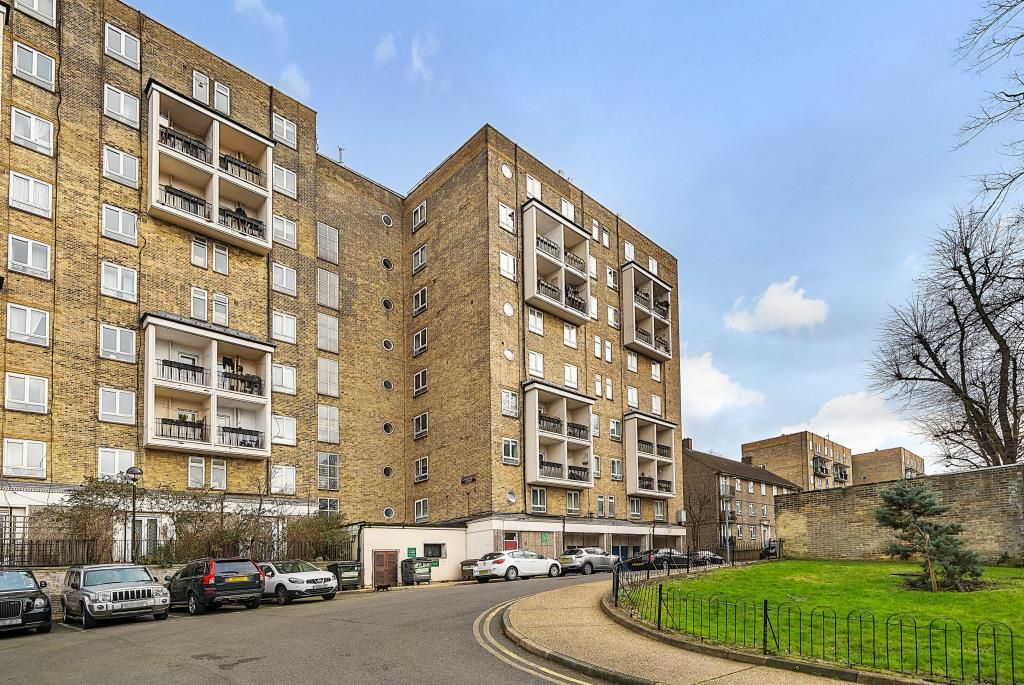 2 bed flat for sale in Langhorne Court, London NW8, £400,000