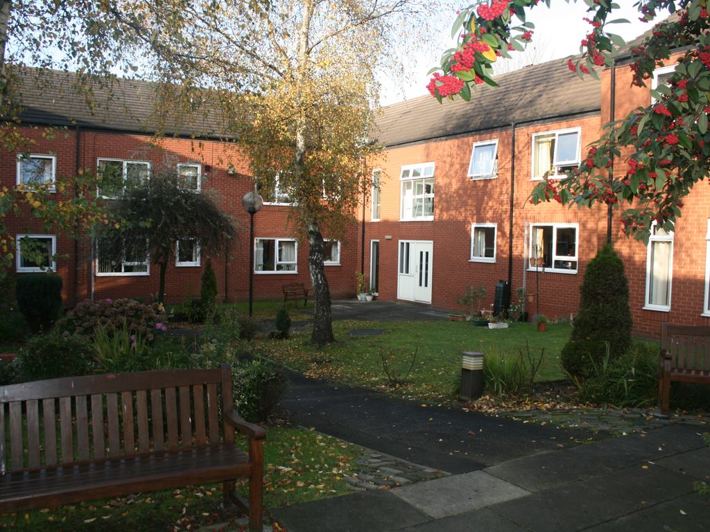1 bed flat to rent in Bickerton Court, Oldham OL9, £632 pcm