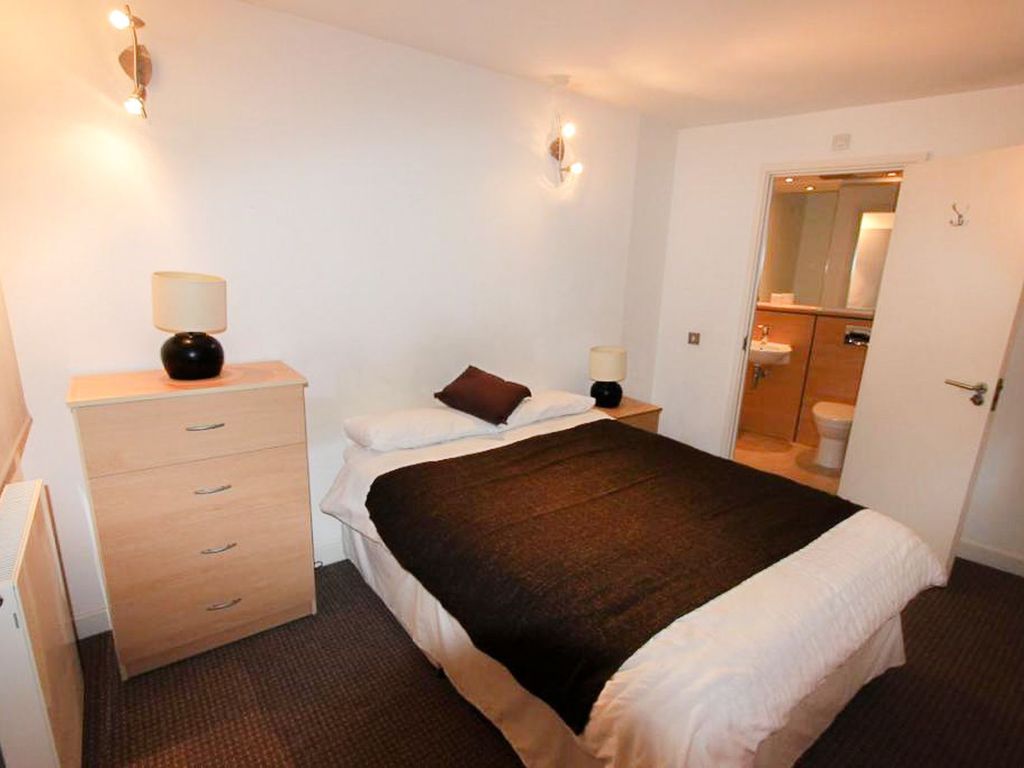 3 bed flat to rent in West Parkside, Becquerel Court West Parkside SE10, £2,600 pcm