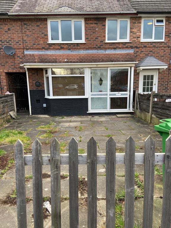 3 bed semi-detached house to rent in Baycroft Grove, Manchester M23, £1,100 pcm