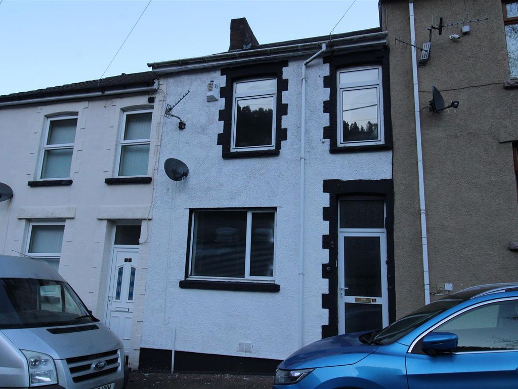 2 bed property to rent in Glan Ebbw Terrace, Abertillery NP13, £725 pcm
