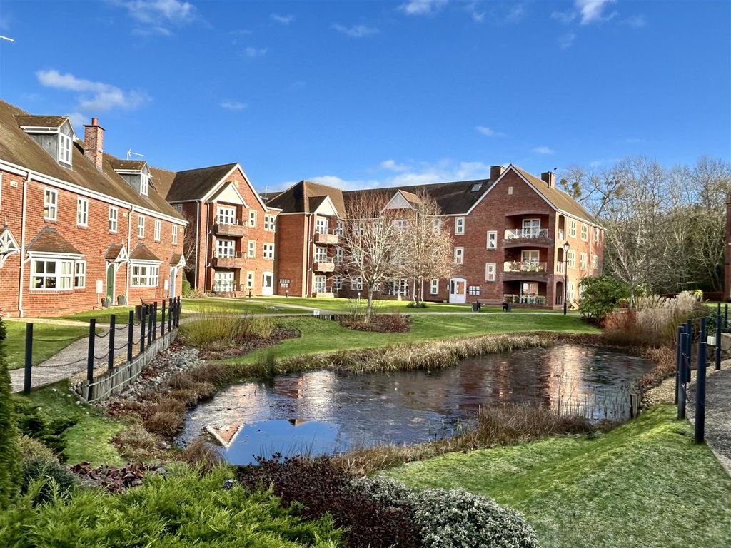 3 bed flat for sale in Woodfield Gardens, Belmont, Hereford HR2, £290,000